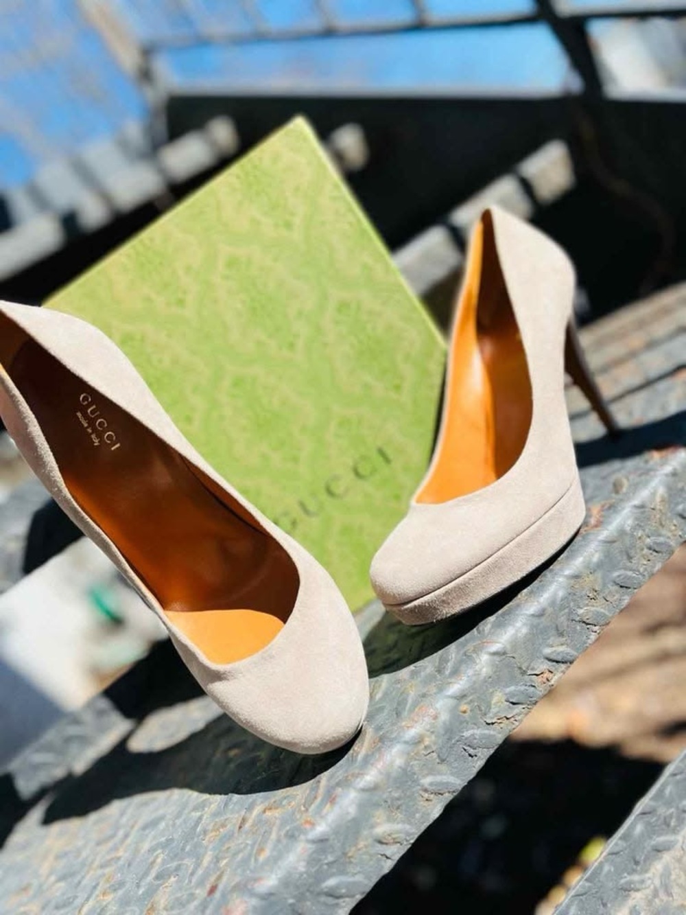 SALE•Gucci Women's Suede Taupe / Gray Round-Toe Pumps w Gucci Box/Ribbon&Tissue